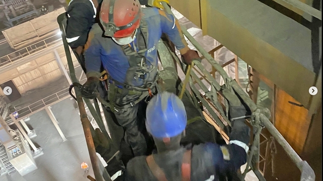 Osmaniye'de kıyafeti vinç şaftına dolanan işçi öldü