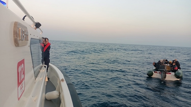 Balıkesir'de 18 düzensiz göçmen yakalandı