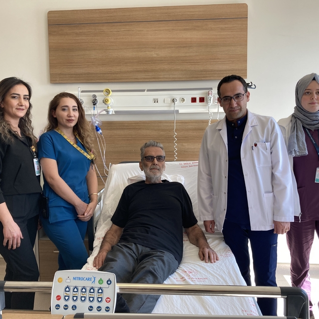 Eskişehir'de kalbinde delik olan hasta anjiyografi yöntemiyle sağlığına kav...