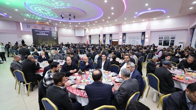 Mardin Valiliği ve Büyükşehir Belediyesince Dargeçit'te iftar programı düzenlendi