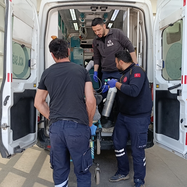 Adıyaman'da kum yüklü kamyon park halindeki tırlara çarptı, 1 kişi öldü, 1...