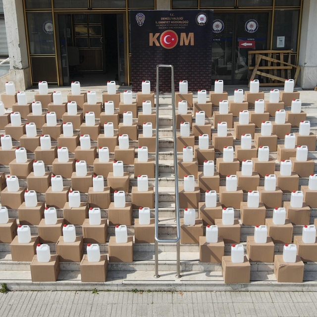 Denizli'de sahte içki operasyonunda 3 şüpheli yakalandı
