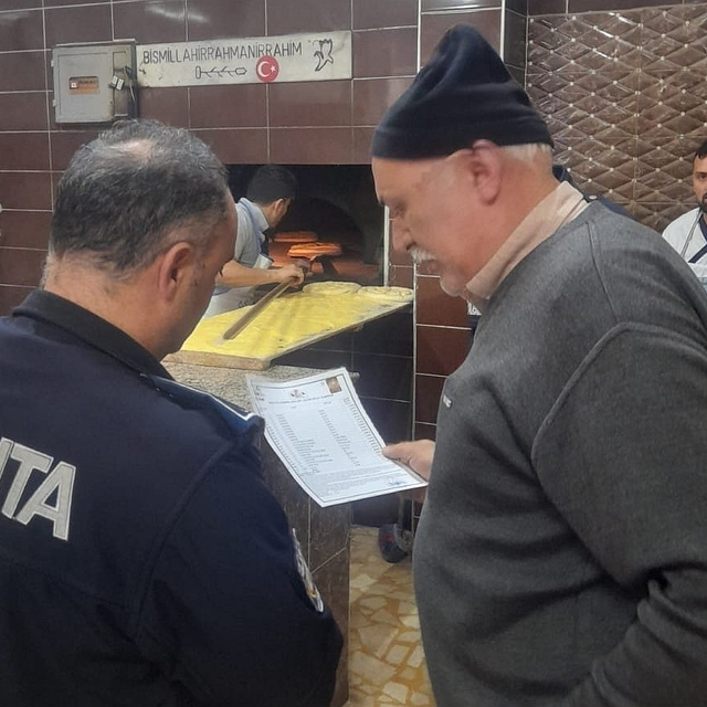 Of'ta zabıta ekipleri fırınları denetledi