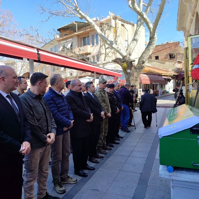 Tümgeneral Mehmet Özeren'in babasının cenazesi Çanakkale'de defnedildi