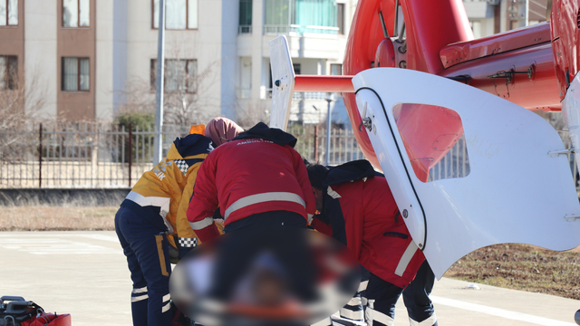Diyarbakır'da ailelerin taşlı, sopalı silahlı arazi kavgası: 1'i ağır, 5 yaralı