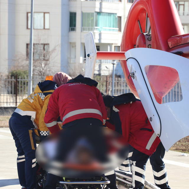 Diyarbakır'da ailelerin taşlı, sopalı silahlı arazi kavgası: 1'i ağır, 5 ya...