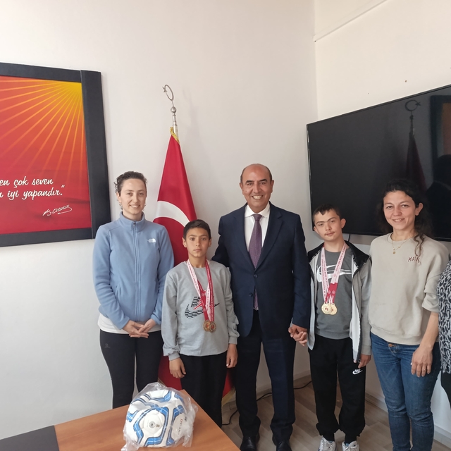 Datça İlçe Milli Eğitim Müdürü Aldal, atletizmde dereceye giren öğrencileri...