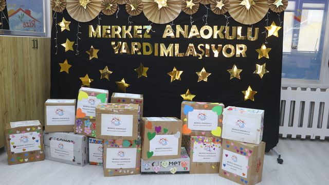 Rize'de anaokulu öğrencileri ramazan kolisi hazırladı