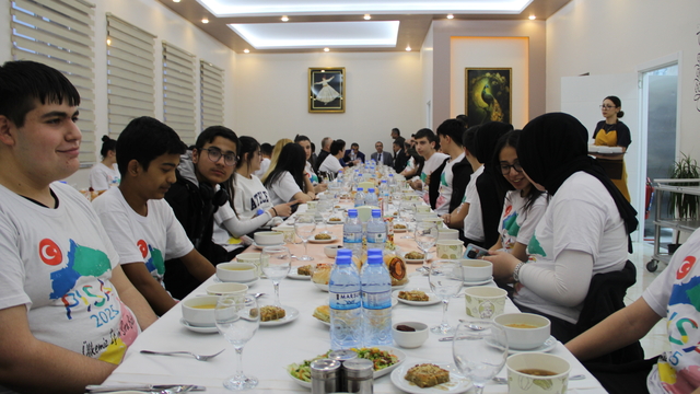 Kayseri'de PISA'da yer alan öğrencilere iftar verildi