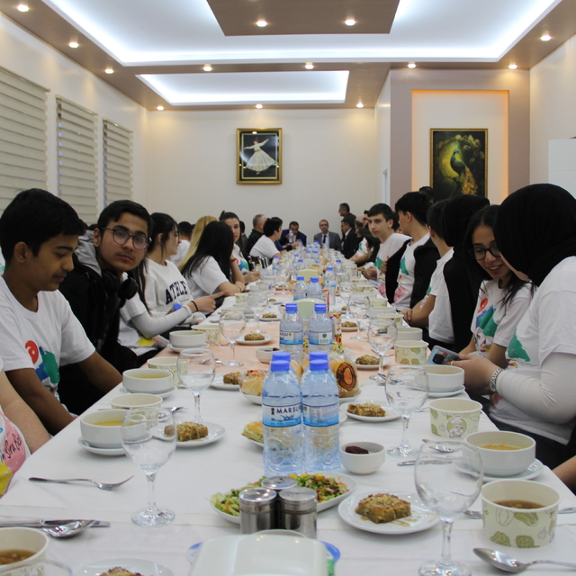 Kayseri'de PISA'da yer alan öğrencilere iftar verildi