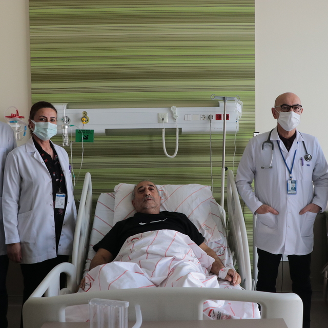 Kardeşinin böbreğiyle hayata tutundu