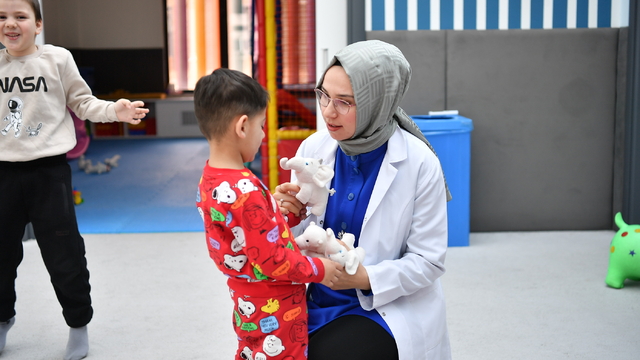 Kayseri'de özel gereksinimli çocukların ailelerine yönelik seminer düzenlendi