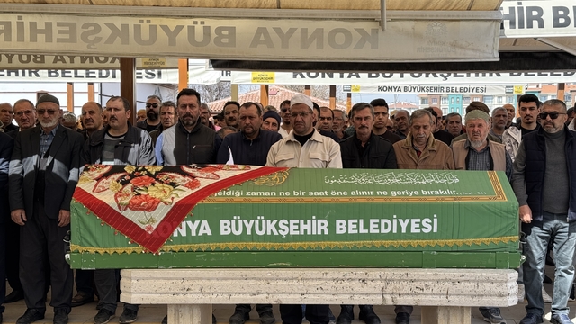 Konya'da boşanma aşamasındaki eşinin silahla öldürdüğü kadının cenazesi toprağa verildi
