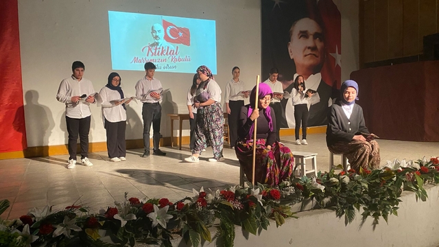 Ayvacık'ta İstiklal Marşı'nın kabulünün 104. yıl dönümü kutlandı