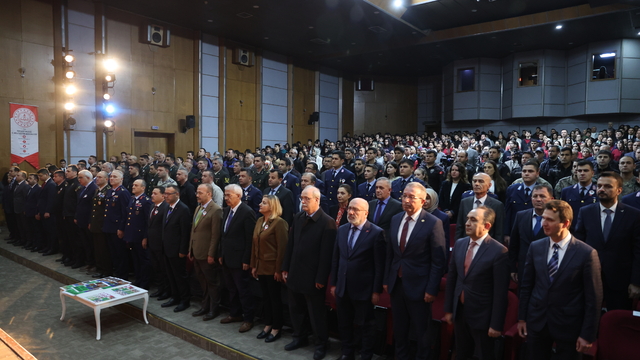 Kayseri'de İstiklal Marşı'nın Kabulü ve Mehmet Akif Ersoy'u Anma Günü programı düzenlendi
