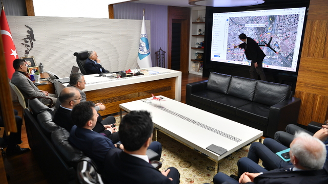 Büyükşehir Belediye Başkanı Büyükkılıç, ulaşım yatırımları toplantısına katıldı