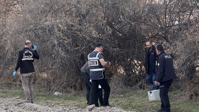 Kayseri'de boş arazide 3 kişi baygın, 1 kişi ölü bulundu