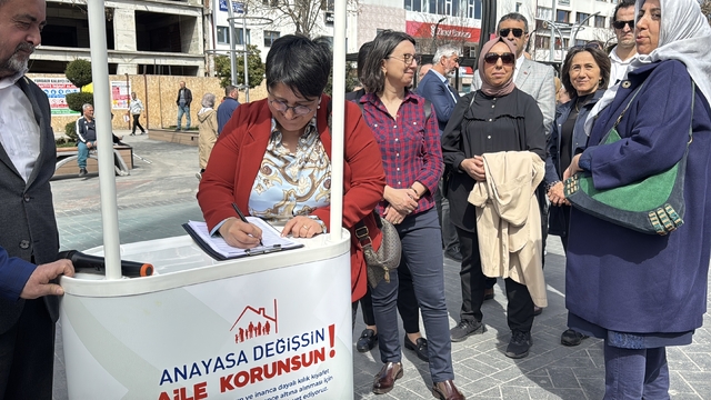 Bolu'da "Aile Yılında Anayasa Değişsin, Aile Korunsun" imza kampanyası başlatıldı