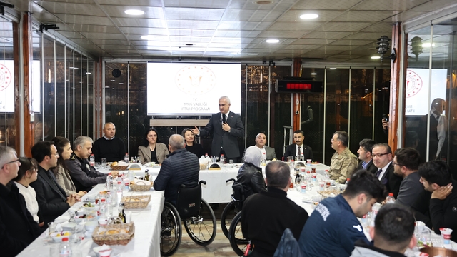 Muş Valisi Çakır, özel bireyler ve sporcularla iftarda buluştu