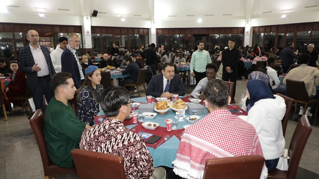 Kütahya'da uluslararası öğrenciler iftar programında bir araya geldi