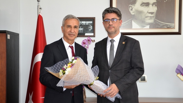 ÇOMÜ'de İnsan ve Toplum Bilimleri Fakültesi Dekanlığına Prof. Dr. Nurettin Arslan atandı