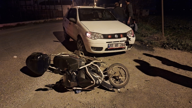 Samsun'da otomobille çarpışan elektrikli bisikletteki baba ve kızı yaralandı