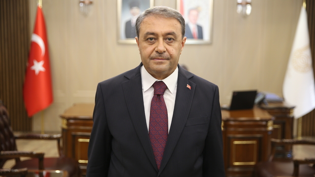 Şanlıurfa Valisi Şıldak'tan okula gitmeyen öğrenci velilerine uygulanacak para cezası açıklaması: