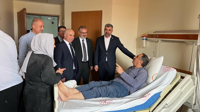AK Parti Mardin Milletvekili Kılıç'tan hastane ziyareti