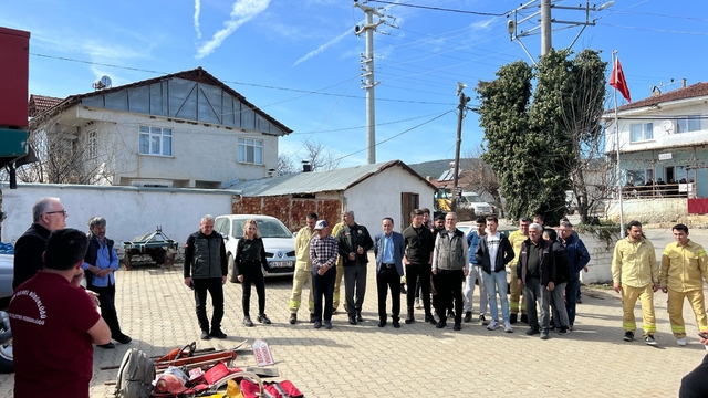 Sakarya'da köylüler olası orman yangınlarına karşı bilinçlendiriliyor