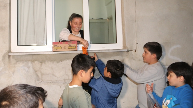 Amasya'da 152 yıllık ramazan geleneği "sepet sallama" sürdürülüyor