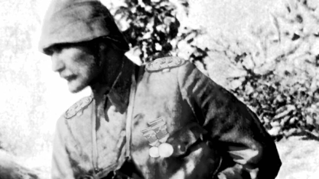 Atatürk, Çanakkale'de kahramanlıkları fotoğraflayan Necati öğretmenin ordu fotoğrafçısı olmasını teklif etmiş