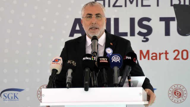 Bakan Işıkhan: Herkese birinci sınıf sağlık hizmeti sunan tek ülkeyiz