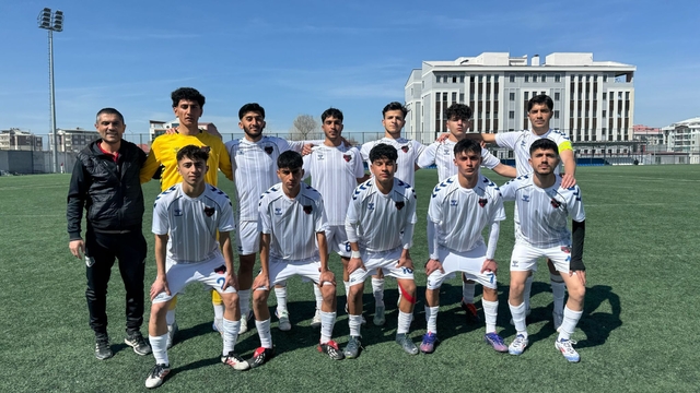 Van Büyükşehir Belediyespor Kulübü U-18 takımı il şampiyonu oldu