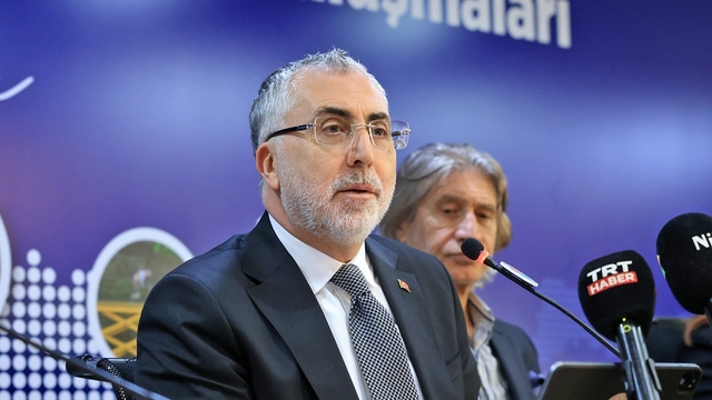 Bakan Işıkhan: Herkese birinci sınıf sağlık hizmeti sunan tek ülkeyiz (2)