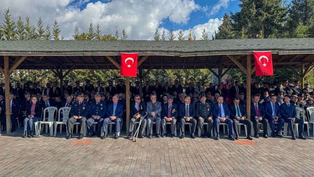 İzmir ve çevre illerde şehitler anıldı, Çanakkale Deniz Zaferi'nin yıl dönümü kutlandı