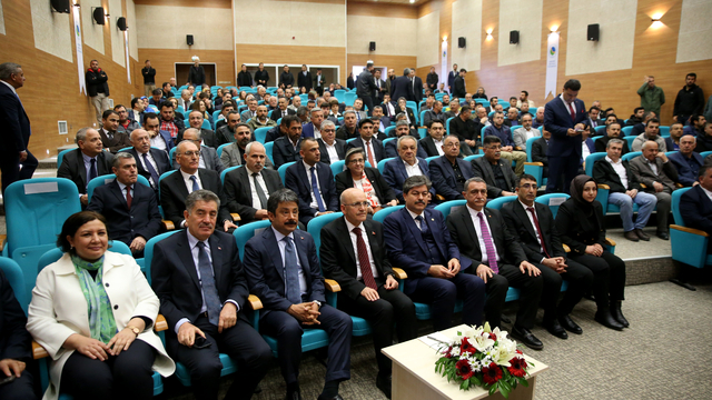 Hazine ve Maliye Bakanı Şimşek, Kırşehir'de ziyaretlerde bulundu