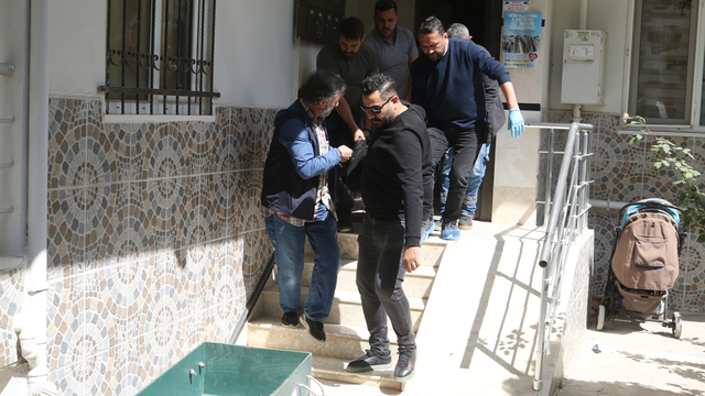 Babasını 5 bıçak darbesiyle öldürdü