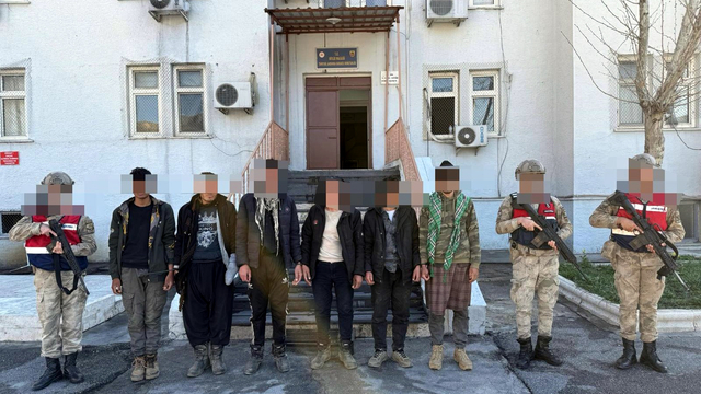 Bitlis'te 10 kaçak göçmen yakalandı