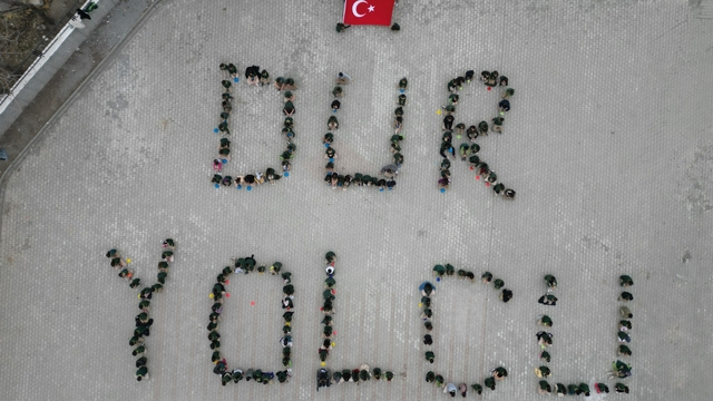 Kağızman'da öğrencilerden Çanakkale Zaferi'nin 110. yıl dönümüne özel koreografi