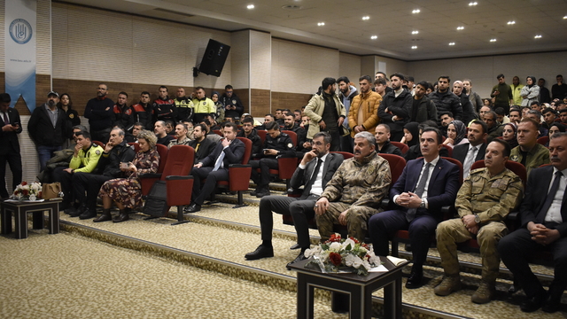 Bitlis'te motosiklet sürücülerine "güvenli sürüş" eğitimi verildi