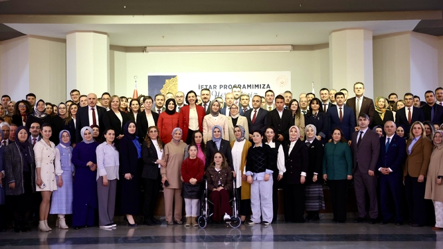 Aile ve Sosyal Hizmetler Bakanı Göktaş, merkez teşkilatı çalışanlarıyla iftar yaptı: