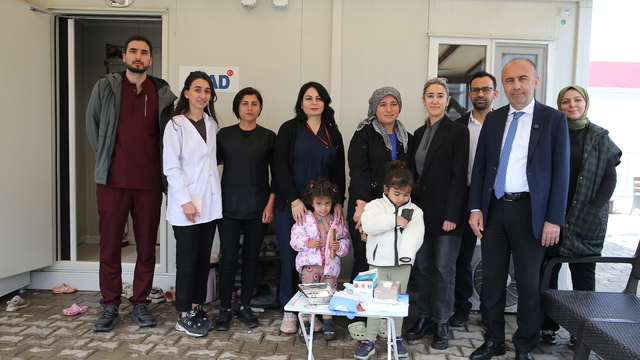 Adıyaman'da afetzedelere ağız ve diş sağlığı taraması yapıldı