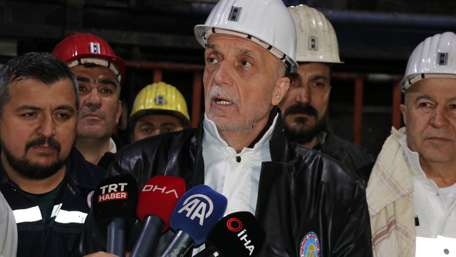 TÜRK-İŞ Genel Başkanı Ergün Atalay, Zonguldak'ta madencilerle iftar yaptı:
