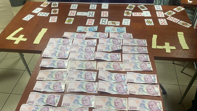 Kocaeli'de kumar oynayan 6 kişiye 55 bin 482 lira ceza kesildi
