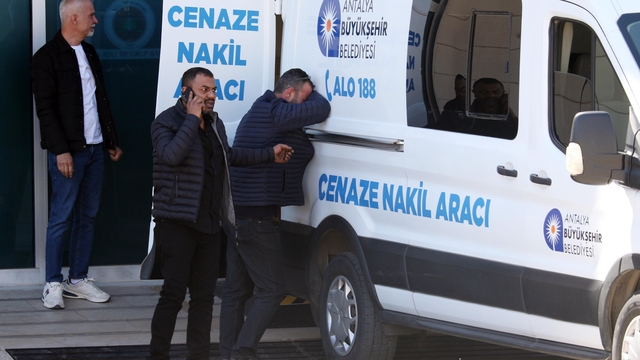 Kaldırıma çarpan araçtan fırlayan Buse öldü, sürücü yaralandı (2)