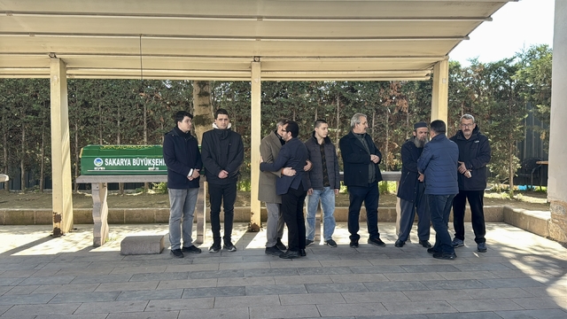 İbn Haldun Üniversitesi Rektörü Arkan'ın annesinin cenazesi Sakarya'da defnedildi