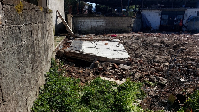 Sakarya'da bahçesindeki metruk yapının yıkılan duvarının altında kalan kişi öldü