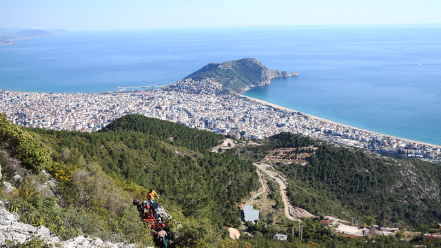 Alanya'da yamaç paraşütü kazasında bir kişi yaralandı