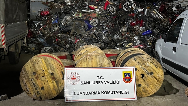 Şanlıurfa'da şantiye deposundan hırsızlık yaptıkları iddiasıyla 2 zanlı tutuklandı