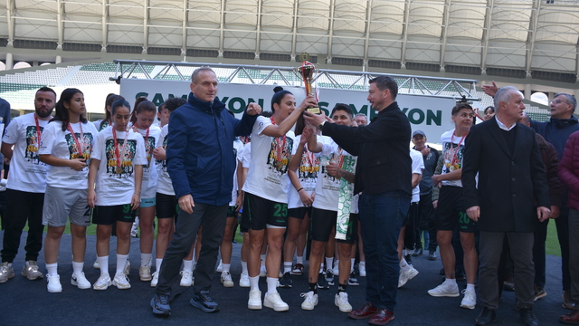 Giresun Sanayispor, Turkcell Kadın Futbol Süper Ligi'ne yükseldi